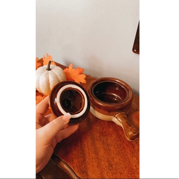 Vintage Onion Soup Bowls(4) - Picture 2 of 2